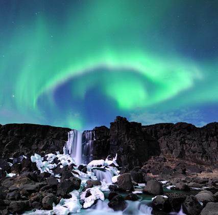A sight not to be missed! Christmas Walk and Gullfoss, Geysir & Þingvellir Join us for a wonderful alternative Christmas tour followed by the amazing Golden Circle.
