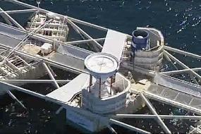 Floating platform with 8 air