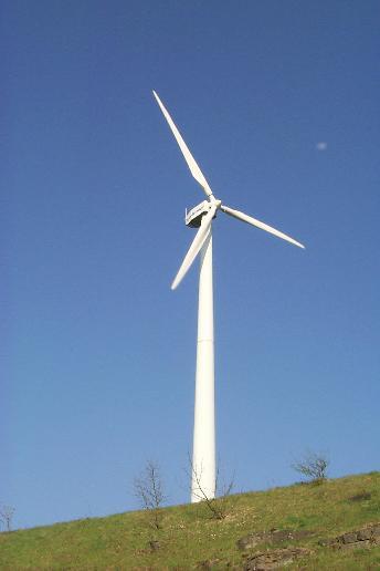 Fuhrländer FL100: 125 kw rated power output, 21 meter rotor diameter, stall-controlled (power curve provided by Lorax