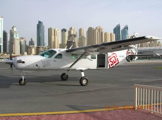 Cessna C 208 Caravan (Skydive Dubai) for Canopy Formation & Canopy Piloting, left door, exit speed 75 KIAS; +/- 5 kts Twin Otter HD 6