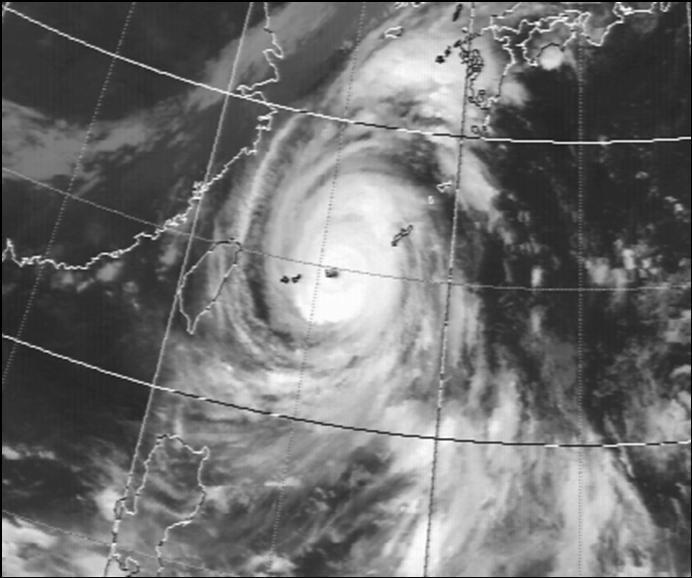 China Japan Taiwan Okinawa Island Miyakojima Island and the center of Typhoon Maemi Fig. 2 Satellite image of typhoon Maemi at 3 a.m. September 11, 23 THE DAMAGE OF THE WIND TURBINES Fig.