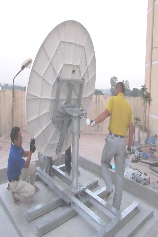 Installation of SA-VSAT/WINDS at NRSC The ground station: automatic operation The operation team: Submit EOR (Emergency Observation Request) to ADRC