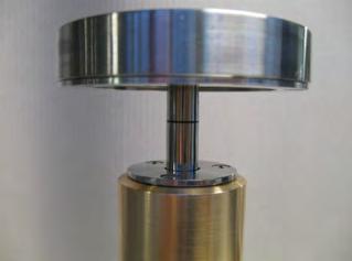 close isolation valve (anti-clockwise, max. 2 turns) 10.turn screw pump slowly clockwise until the carrying table floats about 3mm higher than the pillar 11.