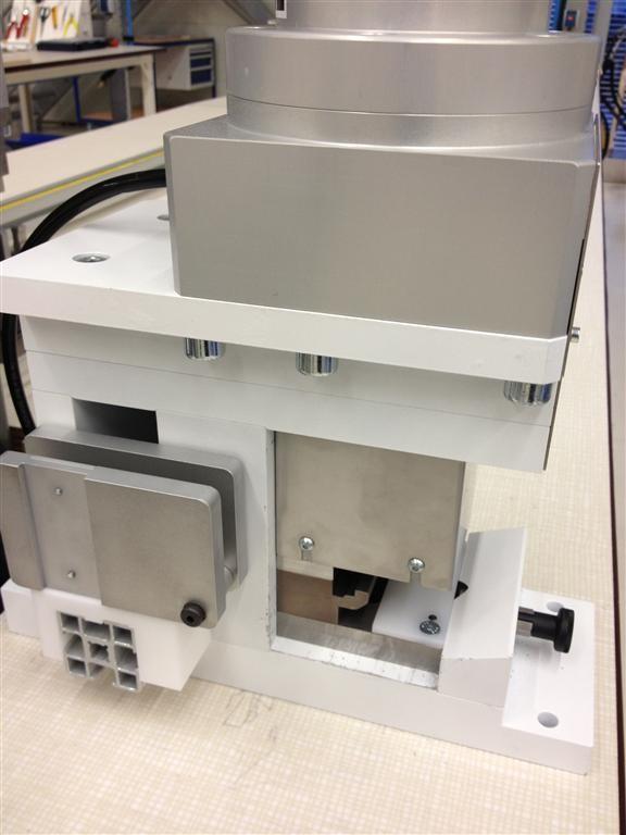 M-PLC20-04 This punch insert can be used for making 3 holes into the aluminium profile.