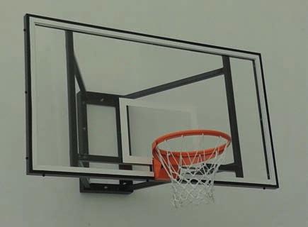 The mounting equipment is not supplied together with the basketball backstop. The two projection arms are fixed to the wall frame and the backboard. The arms can be adjusted to the conditions on site.