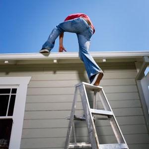 8 PREVENTING FALLS IN CONSTRUCTION Misuse of Portable Ladders You risk falling if portable ladders are not safely positioned each time they are used.