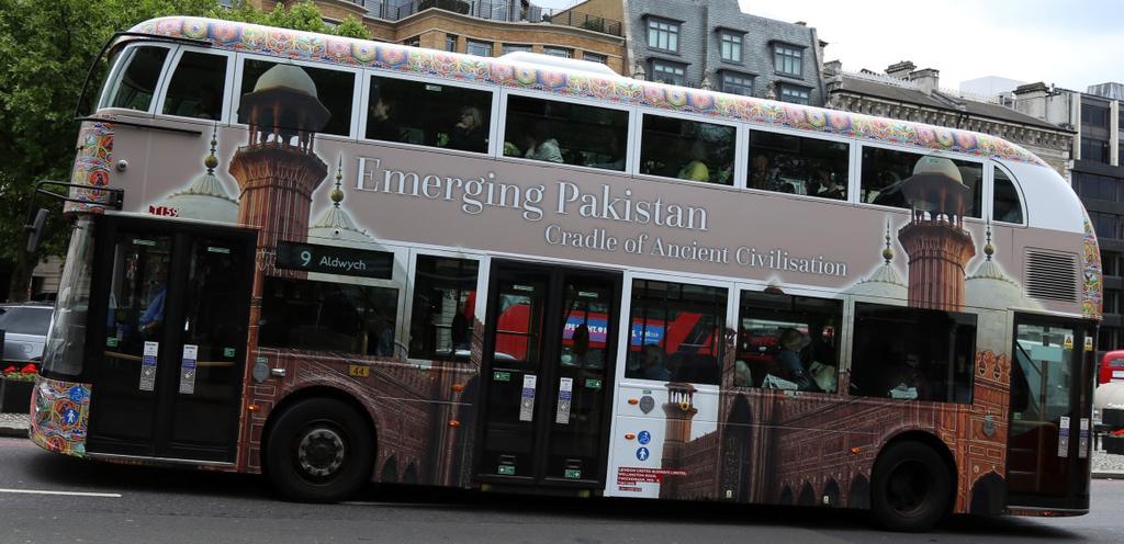 The amazingly wrapped buses carrying Pakistan s images have gone viral on social media. Millions are posting images of the buses on social media.