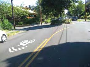 Note: Chevros should be used istead of diagoal hatchig BUFFERED BICYCLE LANE where striped buffers are over 3 feet i width.