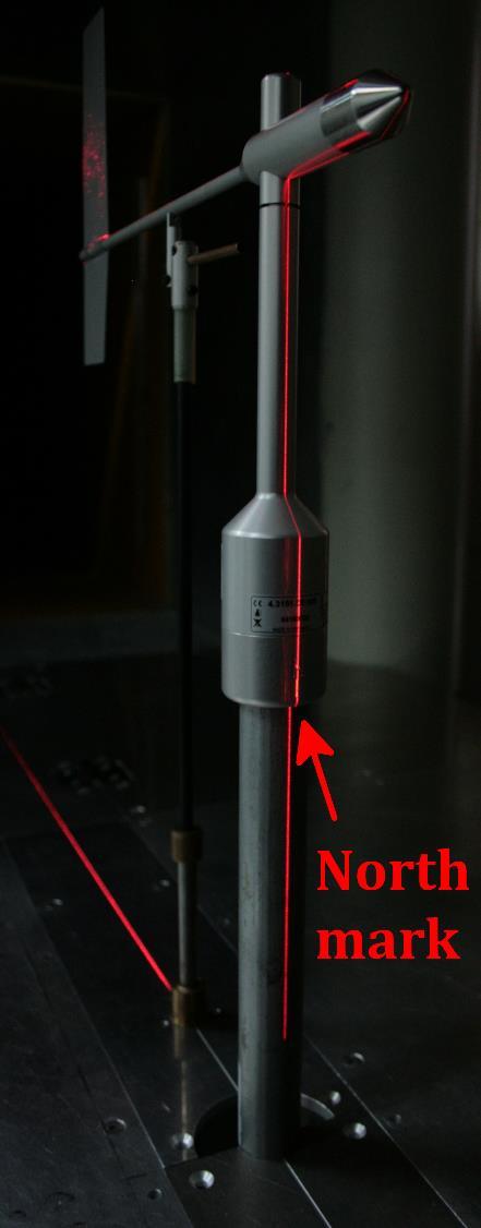 Figure 3: Setup of a wind direction sensor by means of a line laser beam in wind tunnel WT2 of Wind- Guard (left: view out of the nozzle, right: view into the nozzle). 3.2 Measurement procedure Prior to the measurement campaign a measurement with a statistical quality control wind direction sensor is done.