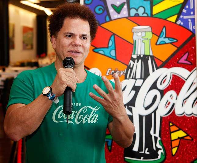 I found the following story on the Aluminium Bottle Collector Club s website about the items that will be designed by Remero Britto for the Coca-Cola Company for the RIO Olympic Games in August in