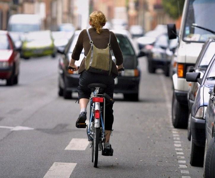 Urban cyclist vs urban environment Affects Emotions Riding skills Cycle lanes and paths: Are they really designed for