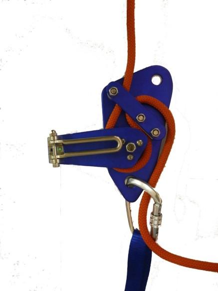 RAISING LOADS When raising a load using the RBD the unit is used as a safety belay device.