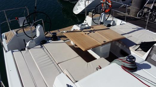 SUN ODYSSEY 440 & SUN ODYSSEY 490 KIT INNOVATION FOR GREATER EASE AND COMFORT The Sun Odyssey 440 and 490 offer multiple technical advantages to perfect handling and comfort on board.