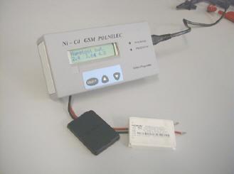 Clanek je bil objavljen tudi v 100. stevilki revije Svet elektronike. Polnilec Ni-Cd (Ni-Mh) GSM baterij Vezje lahko polni baterije s tremi različnimi nazivnimi vrednostmi napetosti, in sicer 2.