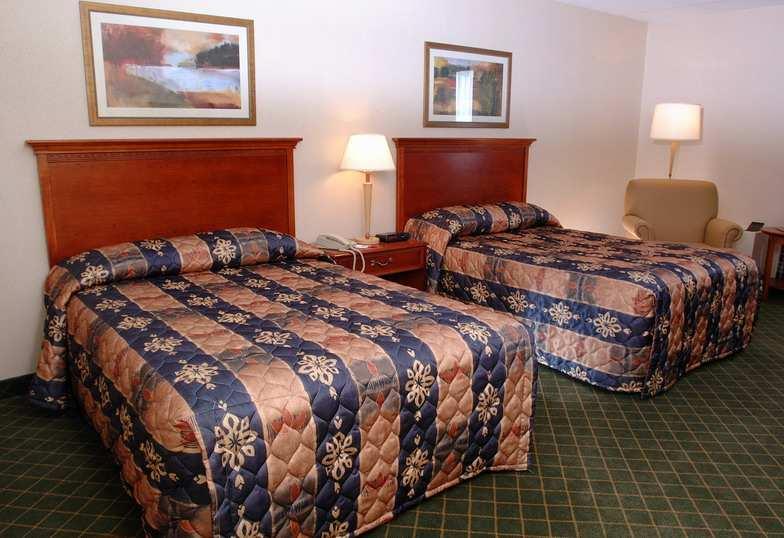 00 per night for a room with either Two Double Beds or Two Queen Beds is offered to all Swim Clubs and