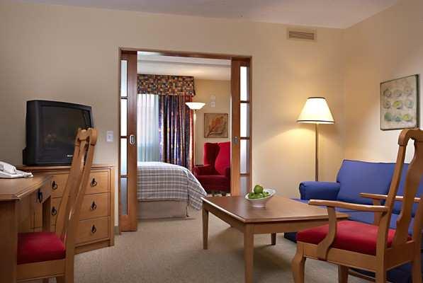 your added enjoyment Try our new Four Points for Comfort pillow-top bed Free high-speed internet in all guestrooms Heated indoor pool, saunas, exercise area * in-room coffee maker, hairdryer on-site