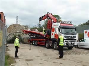 P a g e 9 Section - A Dependent on Experience Lorry Loader Course Ref N107 Who s it for: Novice or experienced operators training to use the hydraulic lorry loader.