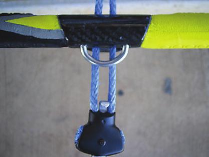 You may fine-tune the power of the kite with the Centerline Adjustment Strap. See the section on 4-Line Tuning for more explanation of 4-line kite tuning capabilities.