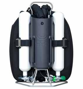 3 JJ-CCR overview 3.1 JJ-CCR Scope of functionality Highly robust aluminium housing to which it is possible to secure up to 4 diving tanks (2 12 litre) using conventional tank belts.