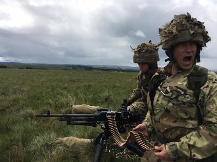 Sgt Macgrady on the Gun Line, giving clear (and probably very loud) instructions With their new found knowledge, next was harmonisation shoots, before moving onto a Field Firing Area (FFA) to fully