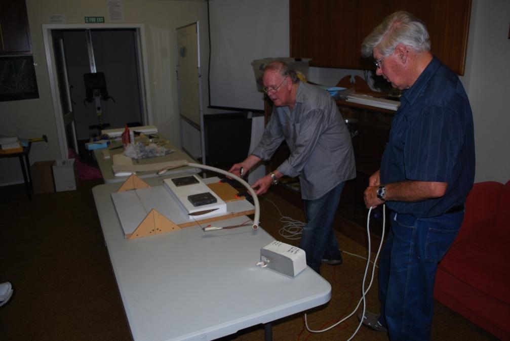 Barry Mansfield gave a great demo on foam cutting. He went through the various types of foam available and some of their properties. Assisted by Terry Beaumont they did some amazing cutting.