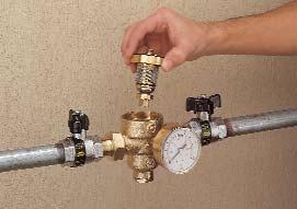 The pressure cannot leak, as the reducer is properly closed. The solution is to install an expansion vessel (between the reducer and the water heater) to absorb the pressure increase.