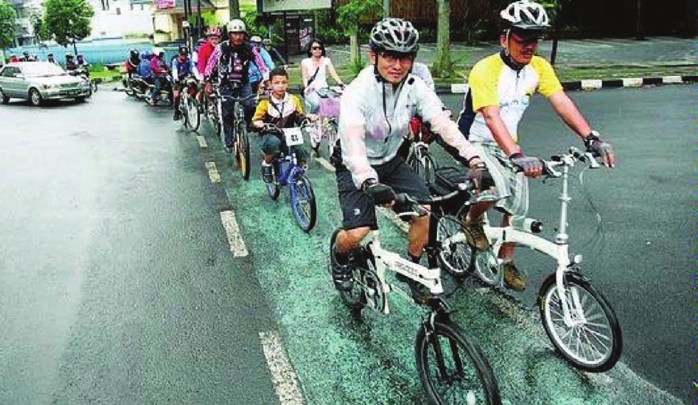 6 A separate bicycle lane, Indonesia.