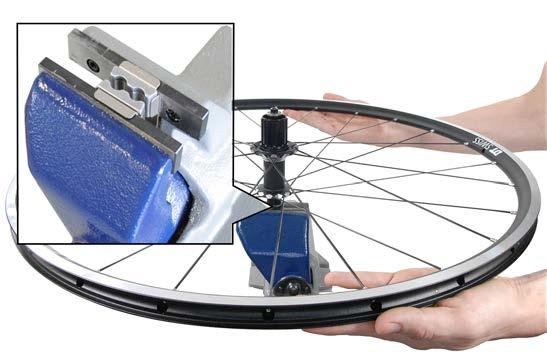 Changing a Single Spoke Replacing a Spoke on the Front Wheel / on the Non Drive Side of the Rear Wheel NOTICE Risk of damaging the end