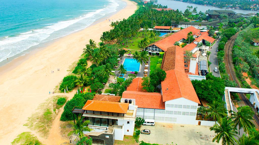 VENUE AVANI hotel and Spa, Bentota Beach, Bentota RACE This race will use a beach start for the M shape course. Full details of the starting procedure will be given at Drivers Briefing.