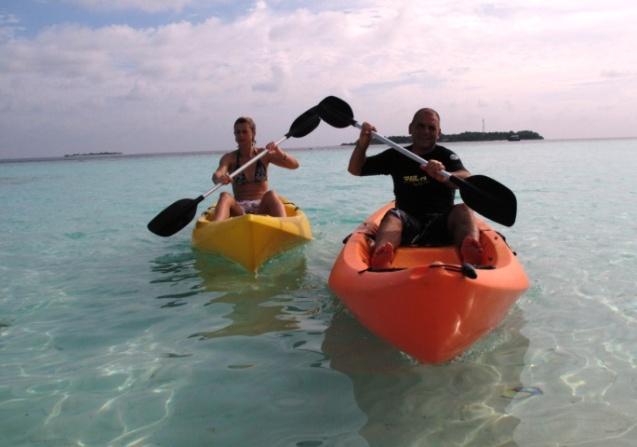 OTHER NON-MOTORISED WATER SPORTS KAYAKING Peekaboo Glass Panel Kayak (max 2 hours) Ocean Kayaks (max 2 hours) Complimentary Complimentary AQUA LESSONS Discover Snorkelling (1 hour beginner lesson;