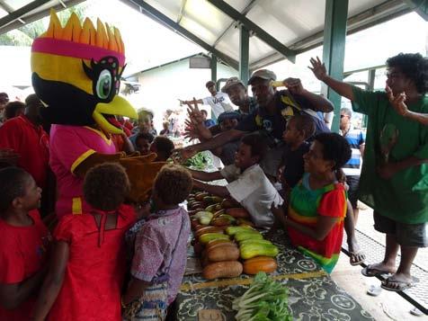 Susa also showed up at the Koki Market where she met and greeted the locals there. Susa has become a hit with the children who are very eager to have their pictures taken with her.
