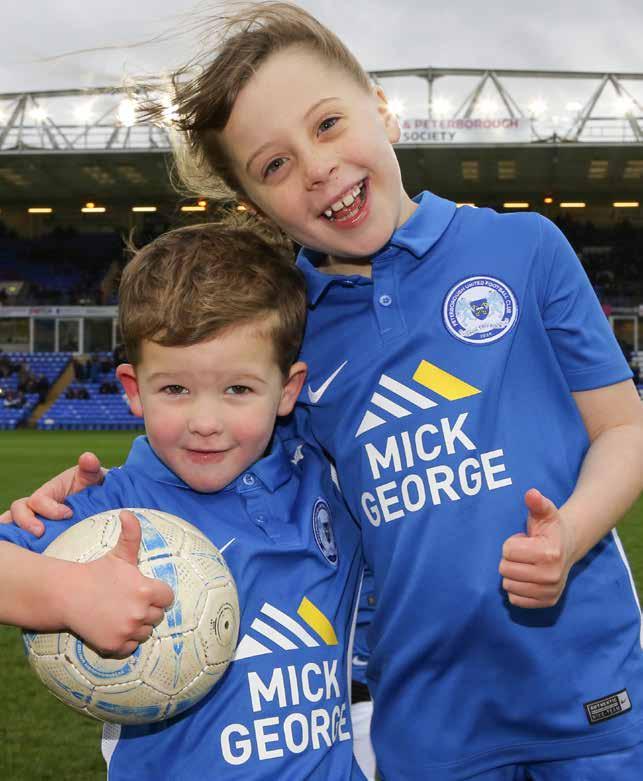 From meeting the players in the dressing room, to warming up on the pitch, this package is perfect for birthdays or other special events and not just for the mascot, for the whole family.