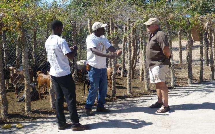 RCP UPDATE JUNE 2014 Panthera s lion expert Paul Funston visits the project Panthera has long been one of the major supporters of RCP, and is currently funding the Ruaha Lion Guardians programme.