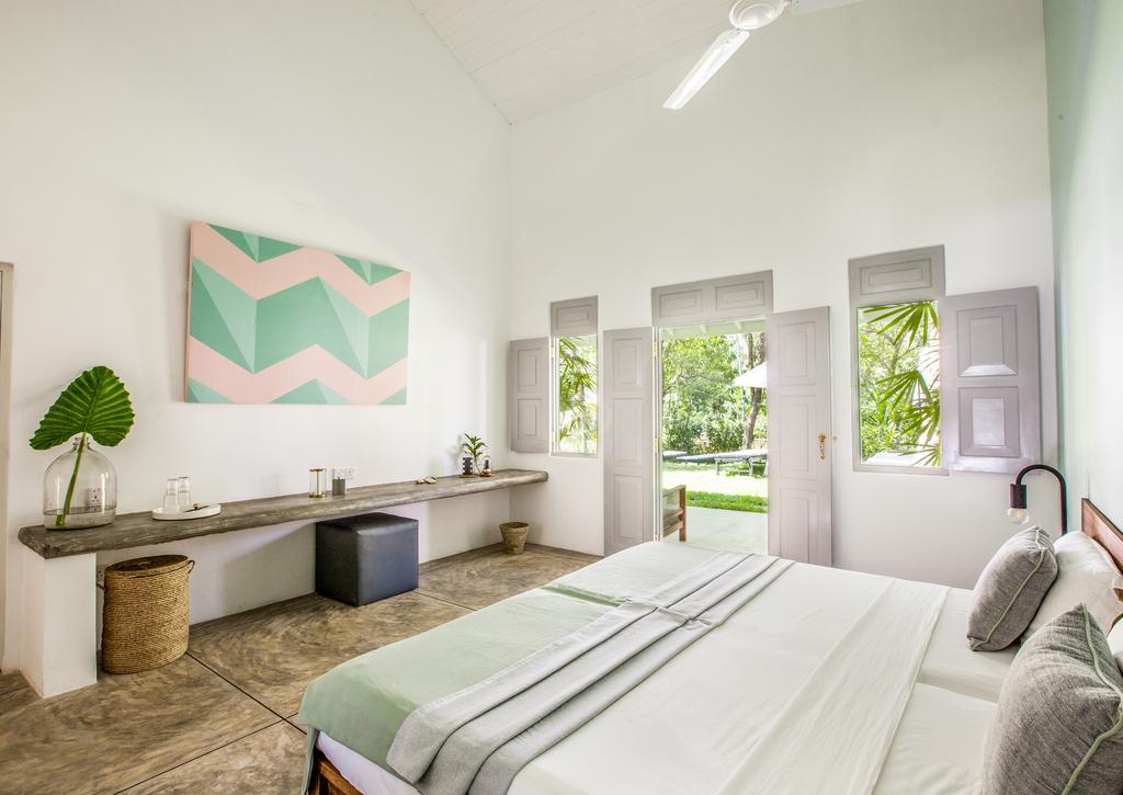 EXTRA SPECIAL ROOM A similar size to the Special Room but with an indoor/outdoor bathroom and big bath tub open to the stars to make the most of the tropical climate.