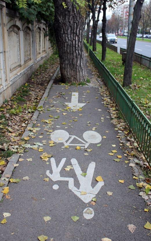 2 Presenta?on Outline 1) Cycling as a Viable Transporta?on Alterna?ve 2) Safely Accommoda?