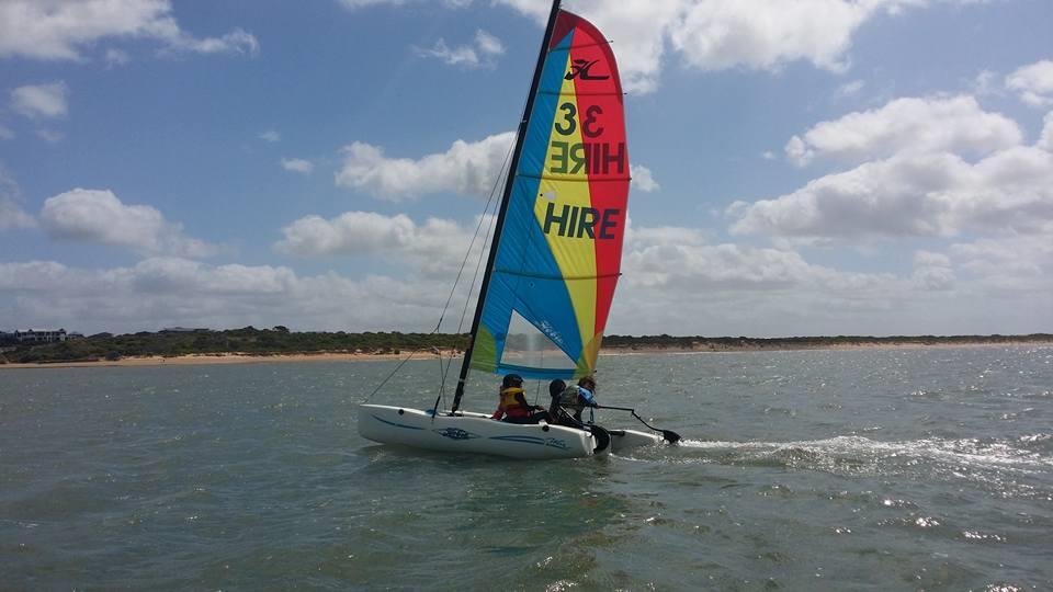 Adult Learn To Sail Course This four week course will utilize the Club s Hobie Waves and will be managed by Fletcher Warren- Myers. The dates are listed in the calendar.
