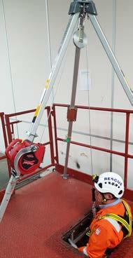safe levels The handle can be deployed to winch the casualty up or down to safety in an emergency sitution note, this