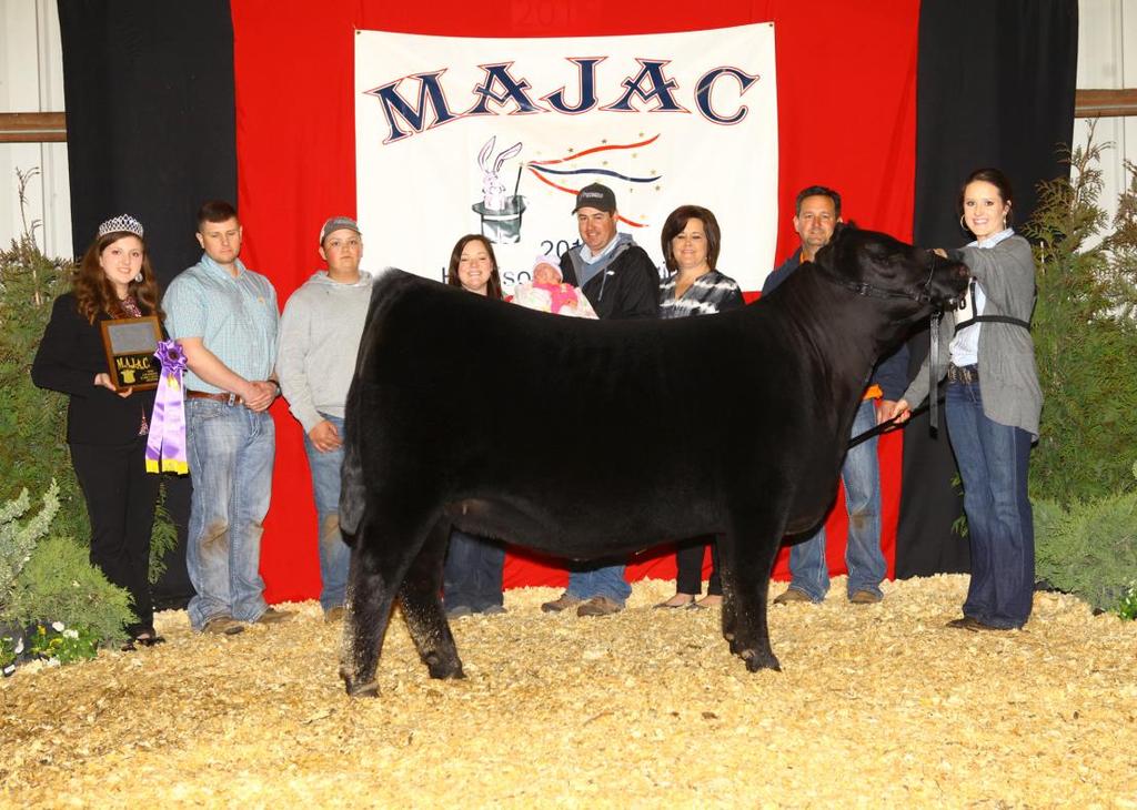 Owned Early Junior Champion Heifer ROSEWOOD Georgina 504 won owned early junior champion heifer
