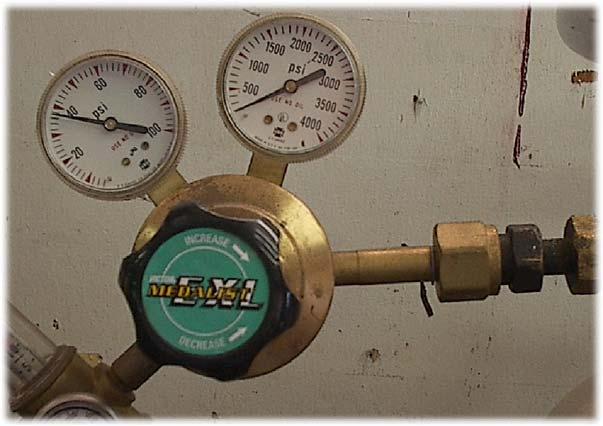 A clean, well organized work environment is a safe work environment. Signs identifying Inert, Oxidizer, Flammable, etc. are available through your gas supplier or safety equipment supplier.