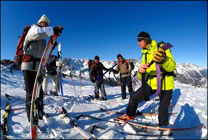 Finding Instructors Your expedition instructors will have guidance from the allocated UCPA instructor regarding weather, avalanche danger and suitable slopes for the required lesson.