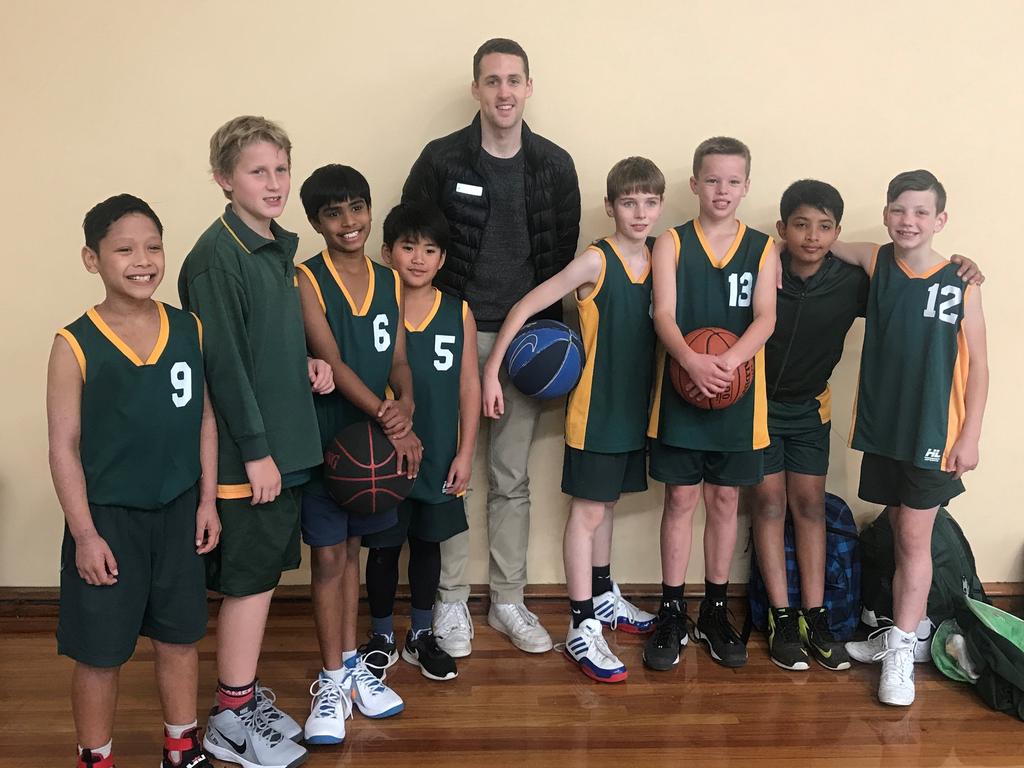 SAPSASA YEAR 6/7 BOYS BASKETBALL COACH: MIKE SHORT I would like to thank the Year 6/7 Boys Basketball team for their enthusiasm and commitment to their recent SAPSASA tournament, held at Wayville