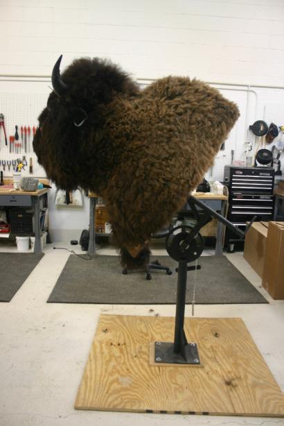 STEEL MOUNTING STAND Very Versatile and Heavy Duty Multi-Positional Use for Very Large and Small Animals (Elk, Moose, Caribou, Whitetail Deer, Coyotes) This mounting stand
