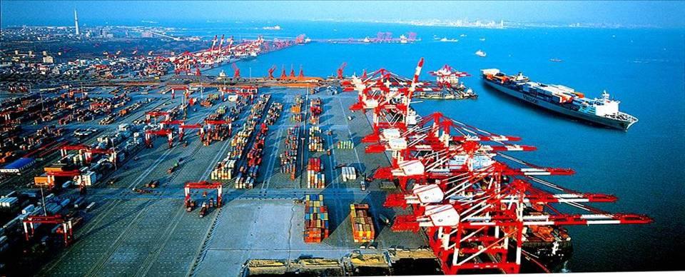 Port Economy Harbor city: 200 million tons in