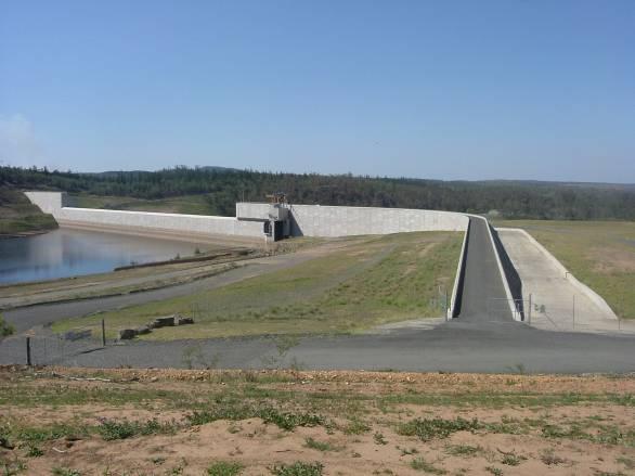 At Paradise Dam there were a number of specific site conditions, which had a significant impact on the final dam design arrangement (Herweynen et al, 2004 & 2006).