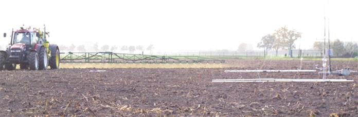2000). Therefore a series of measurements was setup to validate the outcome of the model with field results of some old and new nozzle types spraying a bare soil surface with a boom sprayer.