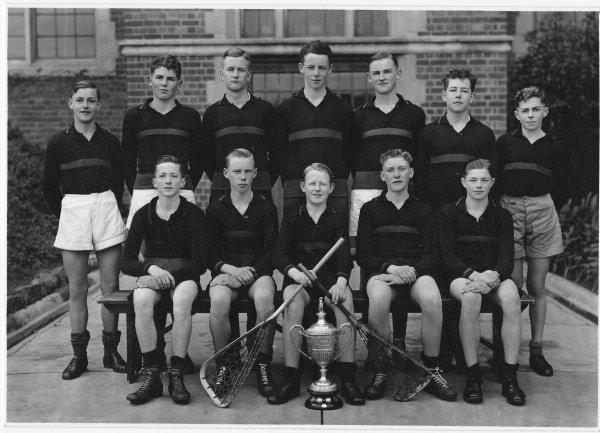 For those with a good eye, Noel McDonald is on the far left and the late Bill Taylor is second from the left in the front row.