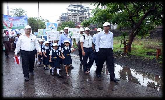Picture 5: HPCL employees with school
