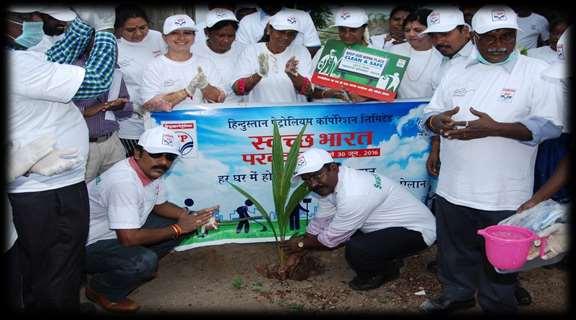 Picture 9: HPCL employees
