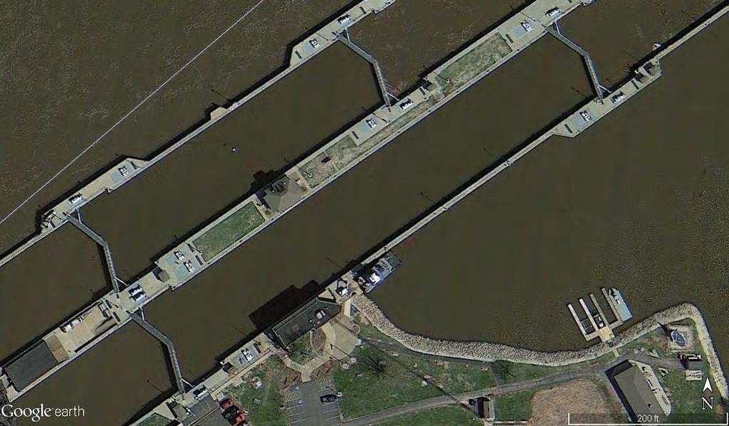 main chamber (yellow) and auxiliary chamber (red) of Lock 14.