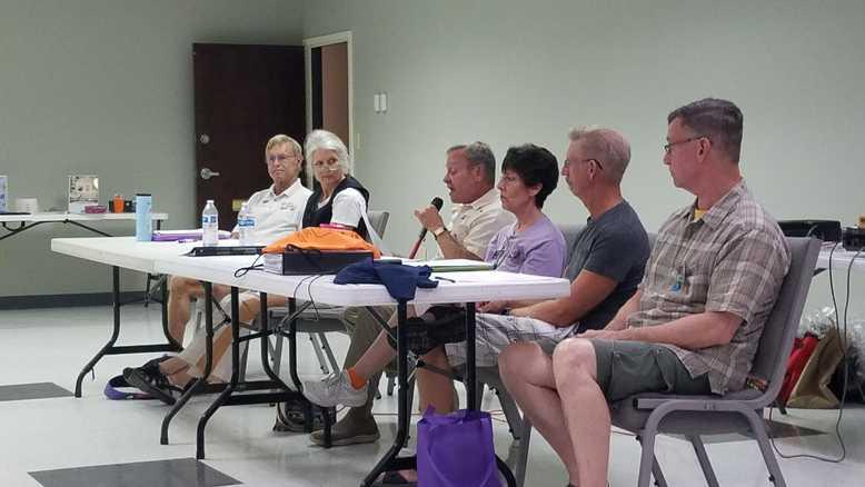Annual Meeting for Hotlanta Squares June 25, 2018 at City of Light Church Doug M., President, called the general meeting to order at 7:01 PM. The officers in attendance were: Sam Sh., Anne D., Sara L.